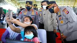 Tinjau Vaksinasi Covid-19 di Bandung, Kapolri: Ini Syarat Wajib PTM 100 Persen <