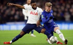 Cari Pengganti Simon Kjaer, AC Milan Bidik Bek Muda Tottenham Hotspur