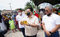 BUMN Gelar Operasi Pasar Tambahan untuk Minyak Goreng, Erick Thohir: Target 1,2 Juta Liter<