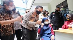 Kapolda Jateng Beri Semangat Anak-Anak Agar Berani Disuntik Vaksin Covid-19 <