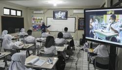 Pelaksanaan PTM 100 Persen di Jawa Barat Ditunda