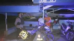 Polres Bitung Bubarkan Warga saat Pesta Miras di Pangkalan Ojek