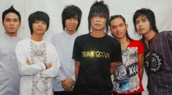 Chord Gitar dan Lirik Lagu Terbang Bersamaku, Karya Terpopular Kangen Band 