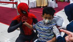 Ketika Para Superhero Turun Tangan Temani Anak-Anak Vaksin Covid-19