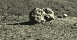 Rover China Temukan Mystery Hut di Bulan, Ternyata Batu Berbentuk Kelinci Makan