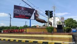 Gegara Belum Bayar Pajak, Baliho Ridwan Kamil For President di Cianjur Diturunkan <