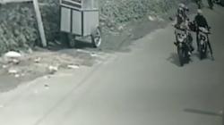 2 Siswi Jadi Korban Jambret di Jalan Purbasari Cimahi, Aksi Pelaku Terekam CCTV