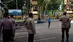 Heboh Pria Bawa Pisau Terobos Mapolres Lumajang, Ini Faktanya  