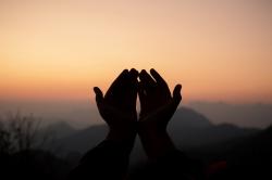 5 Amalan Hari Jumat yang Bisa Mendatangkan Banyak Pahala 