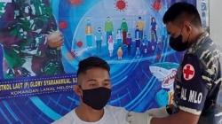 Lantamal VIII Terus Laksanakan Serbuan Vaksinasi Maritim Tekan Penyebaran Covid-19