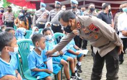 Semangati Anak-Anak, Kapolda Jateng: Jangan Ada yang Takut Disuntik Vaksin Ya