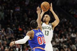 Hasil NBA Jumat (14/01/2022): Steph Curry Melempem, Warriors Keok Ditangan Juara Bertahan