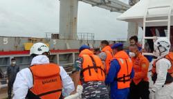 Bakamla Bantu ABK Kapal Bendera AS yang Positif Covid-19 di Perairan Natuna