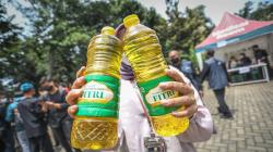 Operasi Pasar Murah Tak Tekan Harga Minyak Goreng, Pedagang Terancam Gulung Tikar<