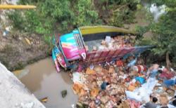 Olah TKP Truk Terguling di Jembatan Tattung Sumba Timur, Polisi Pastikan akibat Human Error