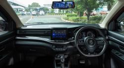 Kaca Mobil Berjamur di Musim Hujan, Begini Cara Mengatasinya 