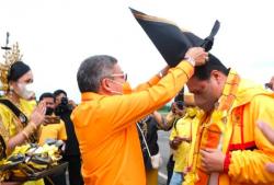 Airlangga Hartarto Diteriaki Presidenku saat Kunjungi Pantai Losari Makassar