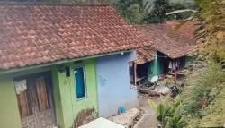 Hindari Longsor Susulan, Warga 1 RT di Sumedang Tinggalkan Kampung<