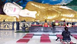 Penampakan Patung Buddha Tidur Terbesar di Bogor, Panjang 18 Meter