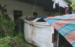 Usai Kawal Vaksin Covid-19, Mobil Ditlantas Polda Sumsel Terguling<