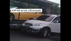Viral Tabrakan Beruntun di Tol Libatkan Truk Pengangkut Mobil Sport, Ada Ferrari