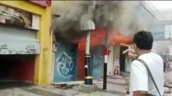 Diduga Korsleting Listrik, Ruko di Tegal Ludes Terbakar
