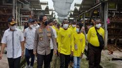 18 Warga Papua Belajar Ternak Ayam Petelur di Karanganyar 