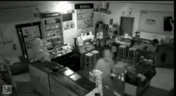  Terekam CCTV, Komplotan Pencuri Kuras Konter HP di Banyumas