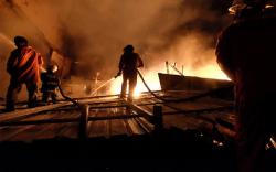 Rumah di Cilincing Jakut Terbakar di Malam Tahun Baru Diduga karena Petasan, 1 Orang Terluka   