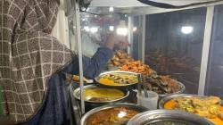 Pedagang Makanan Keluhkan Harga Minyak Goreng di Pasaran yang Naik