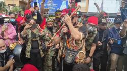 Tersinggung Ucapan Edy Mulyadi, Ormas Adat Dayak Ritual Potong Babi dan Ayam