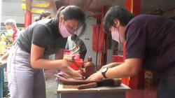 Jelang Imlek, Warga Tionghoa di Temanggung Bersihkan Tempat Ibadah 