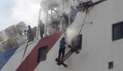 Kapal Penumpang KM Pantokrator Terbakar di Pelabuhan Samarinda