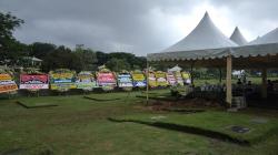 Gerimis Iringi Pemakaman Anak Nurul Arifin di Sandiego Hills Karawang