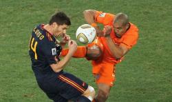 5 Pelanggaran Paling Brutal yang Pernah Terjadi di Dunia Sepakbola, Nomor 4 Menimpa Ayah Erling Haaland