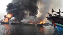   13 Kapal di Dermaga Pelabuhan Tegal Terbakar, Diduga Akibat Korsleting Listrik