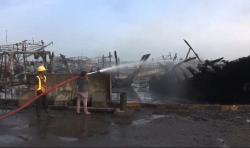  21 Jam Berjibaku, Petugas Berhasil Padamkan Kebakaran Belasan Kapal di Pelabuhan Tegal