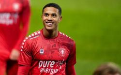 Wow, Bek Keturunan Indonesia Jayden Oosterwolde Bakal Setim Bareng Superman Italia 