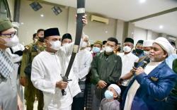 Cium Artefak Rosulullah, Edy Rahmayadi: Alhamdulillah, Betapa Besar Kebahagiaan Saya