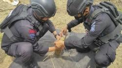 Mortir Perang Dunia II Ditemukan di Cipeundeuy Bandung, Jibom Brimob Turun Tangan<