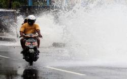 Peringatan Dini Gelombang Tinggi Capai 4 Meter Berpotensi di Laut Maluku