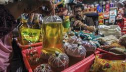 Pedagang Masih Tak Mau Ikuti Harga Pemerintah, Minyak Goreng di Pandeglang Masih Mahal
