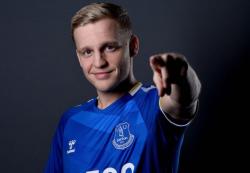 Resmi! Everton Datangkan Donny van de Beek dari Manchester United