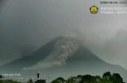 Awas, Gunung Merapi Luncurkan Awan Panas Guguran Sejauh 2 Kilometer