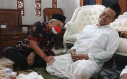  Dikunjungi Ganjar, Gus Baha: Wah Aku Ketekan Mantu Kiai Iki