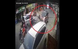 Emak-Emak Seruduk Pengendara Motor hingga Tewas, Saksi: Kurang Pandai Bawa Mobil