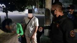 Asyik Hirup Lem di Taman hingga Larut Malam, 2 Pasangan Muda Ini Bikin Resah Warga
