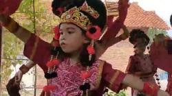 Cerita Warga Gegesik Cirebon Lestarikan Seni Tari Topeng yang Terancam Punah<