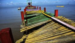 Jembatan Nelayan Rusak Membahayakan Warga di Makassar