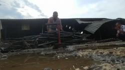 Para Pengepul Berburu Besi Rongsok Sisa Kebakaran di Relokasi Pasar Johar 